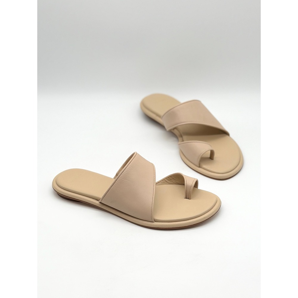 Vince Sandals Women 7.5M Beige Leather Toe Loop Flat Slide Casual